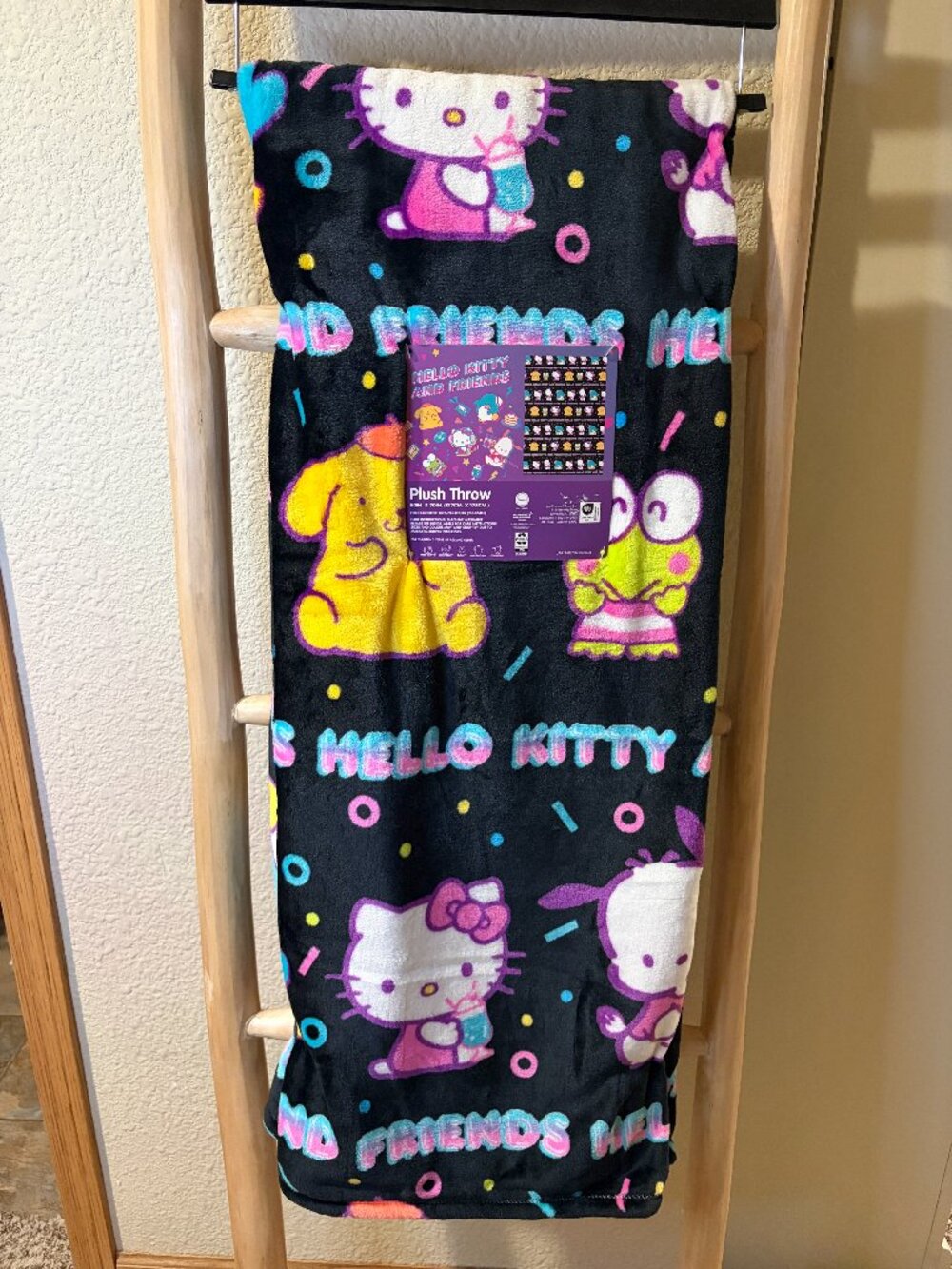 Hello Kitty Sanrio Friends Y2K Retro Neon Plush Throw Blanket 50x70 Black NWT